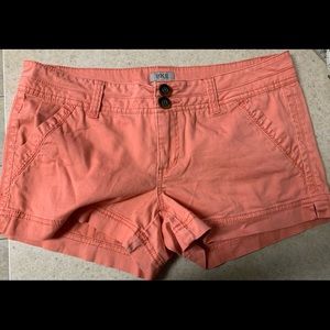 Bke casual shorts in Coral sz 29